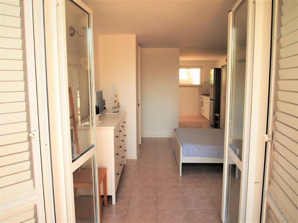 Studio Apartment Branko Novalja Exterior photo