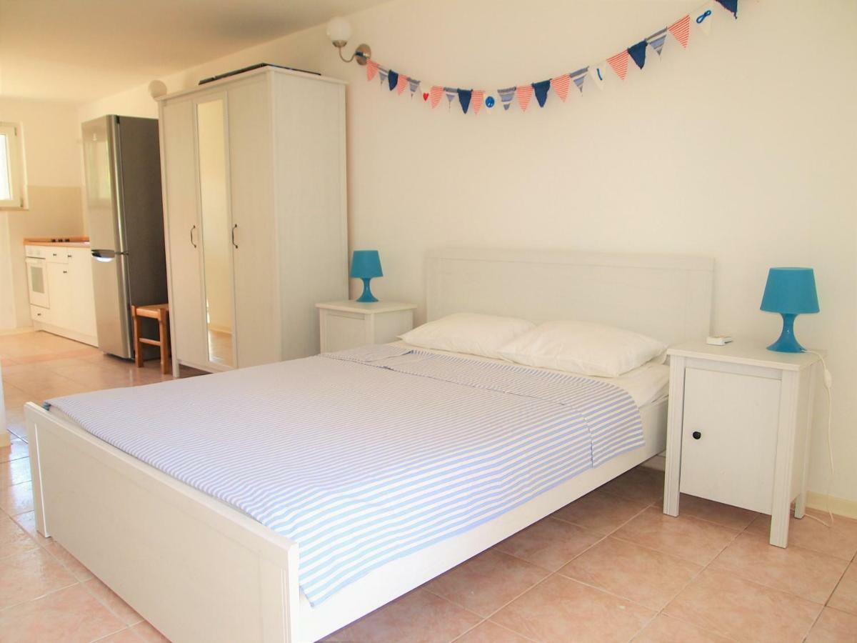 Studio Apartment Branko Novalja Exterior photo